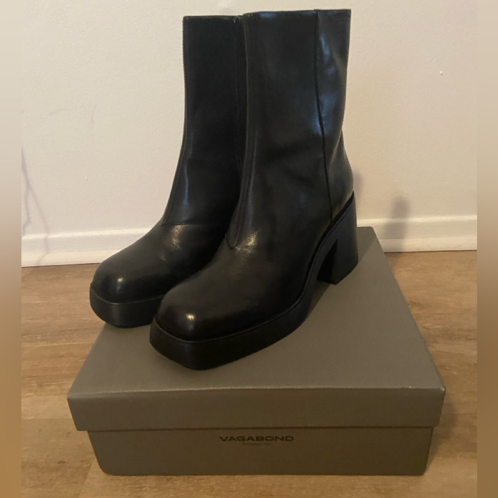 New VAGABOND Shoemaker BROOKE BOOTIE size 10